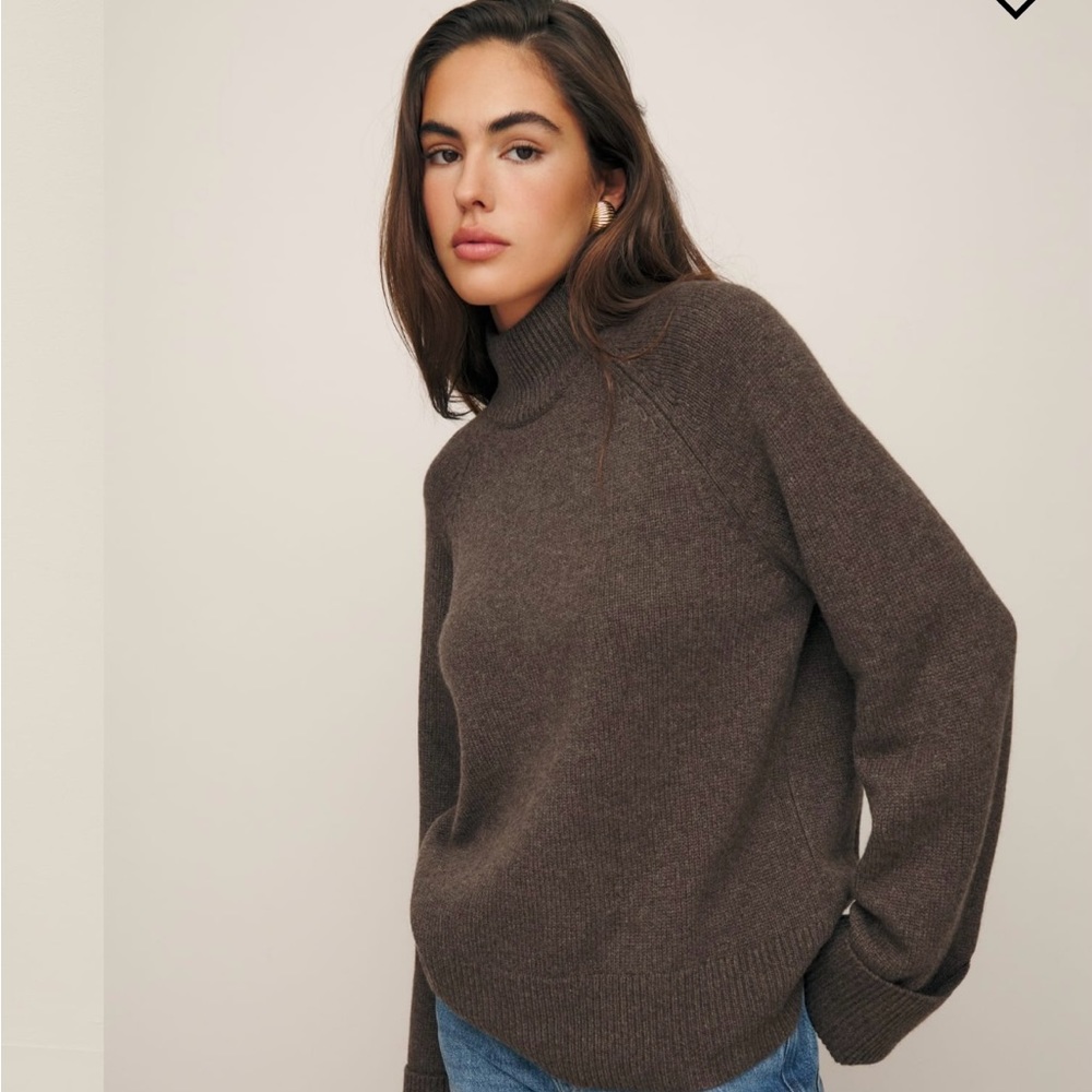 Reformation Garrett oversized cashmere turtleneck in hedgerow brown in XS